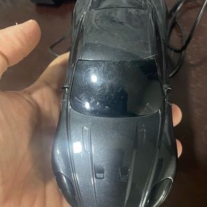 Car With speaker , Usb Drive Reader And Radio.